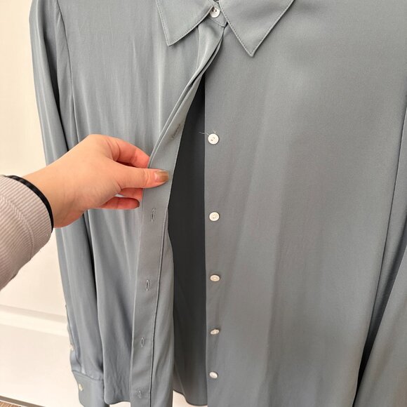 Theory silk shirt in cloud blue color | Size: M - Picture 3 of 6